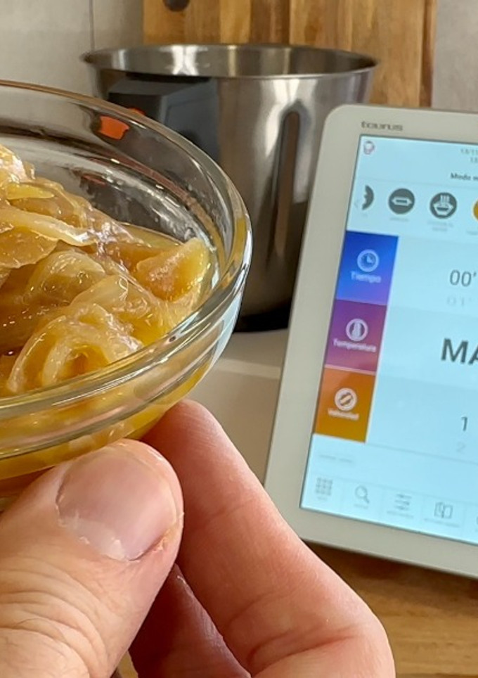 Una foto de Cebolla caramelizada en modo alta temperatura con el robot MyCook Next