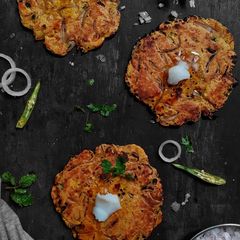 A picture of Missi Roti.