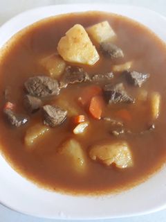 Una foto de Estofado de ternera con patatas