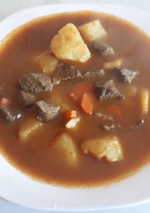 Una foto de Estofado de ternera con patatas