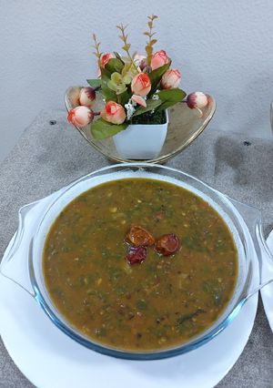 A picture of Dal palak/ dal with spinach.