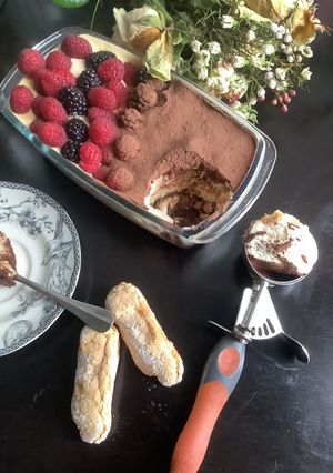Une photo de Tiramisu fête 🎂 nos grand-mères 🎊🍾👒