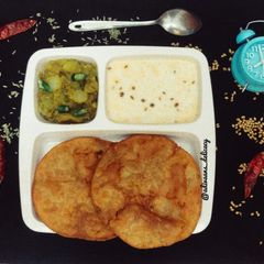 Mix daal kachori combo A picture of Mix daal kachori combo.