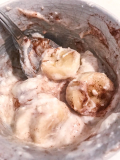 Foto principal de Yogur con plátano, miel y canela