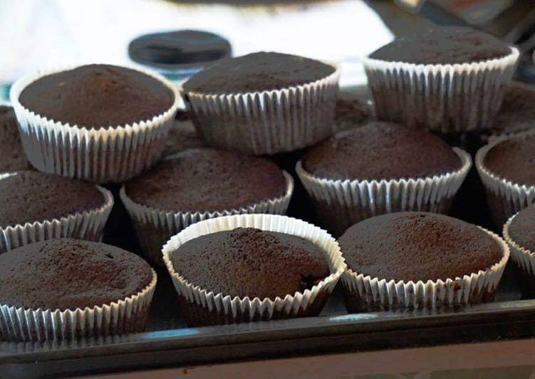 Steps to Prepare Favorite Eggless Chocolate cupcakes