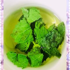 A picture of Instant mint water.