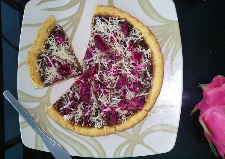 Resep Pie susu coklat buah naga yang enak