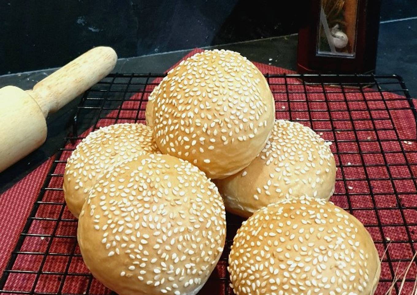 286. ROTI BURGER/BURGER BUNS TANPA TELUR dengan pengoles AIR