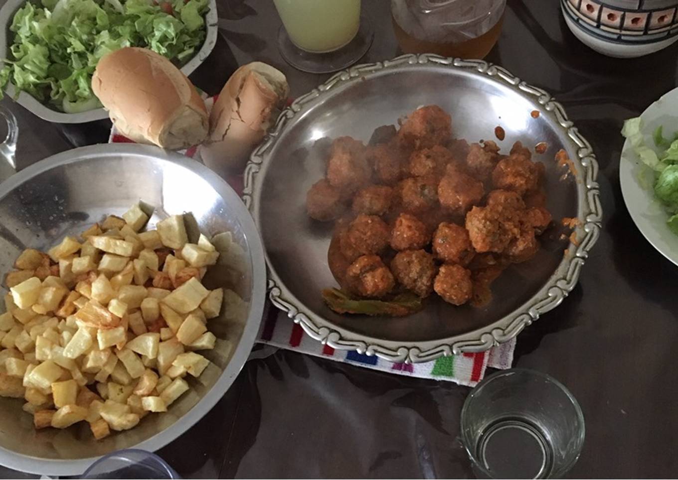 Albóndigas con papas fritas