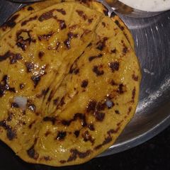 A picture of Makki ki roti.