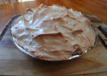 Ready to Serve Key Lime Pie Very Delicious