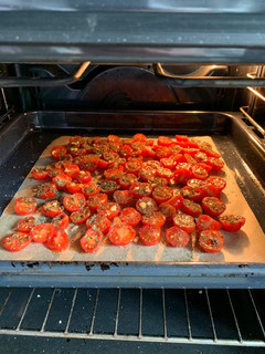 Una foto de Tomatitos deshidratados