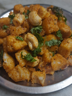 பொடி இட்லி(Podi idli recipe in tamil) செய்முறை முக்கிய புகைப்படம்