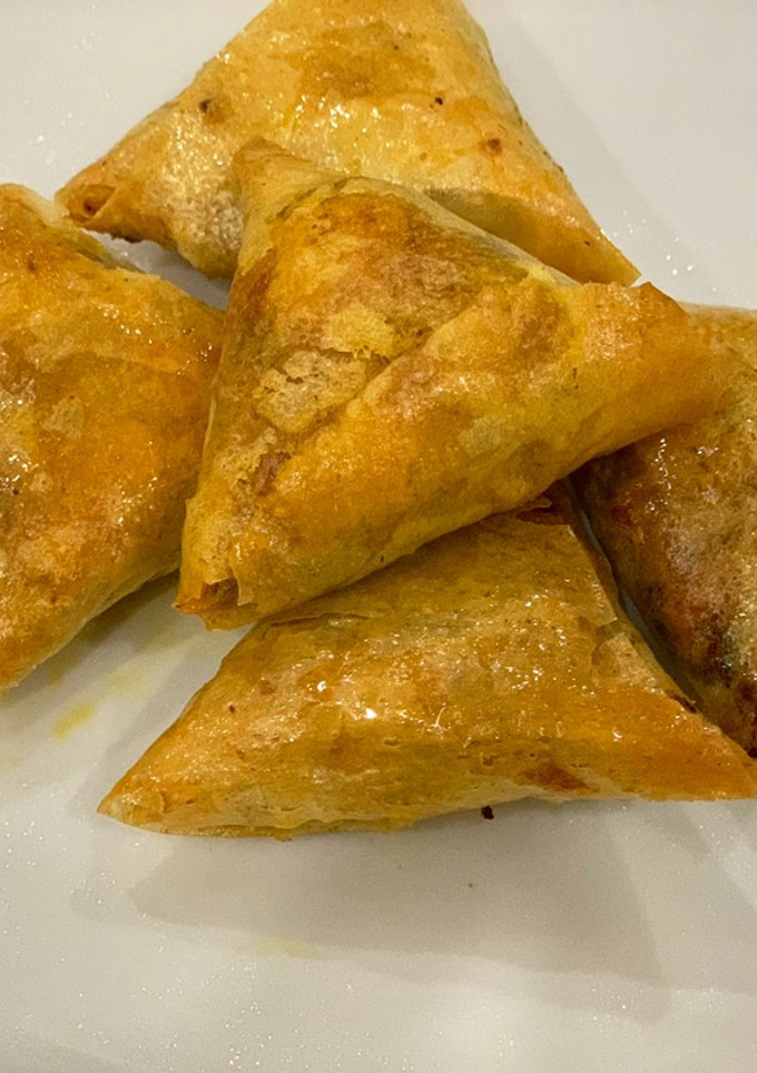 Una foto de Briwat de pollo en adobo