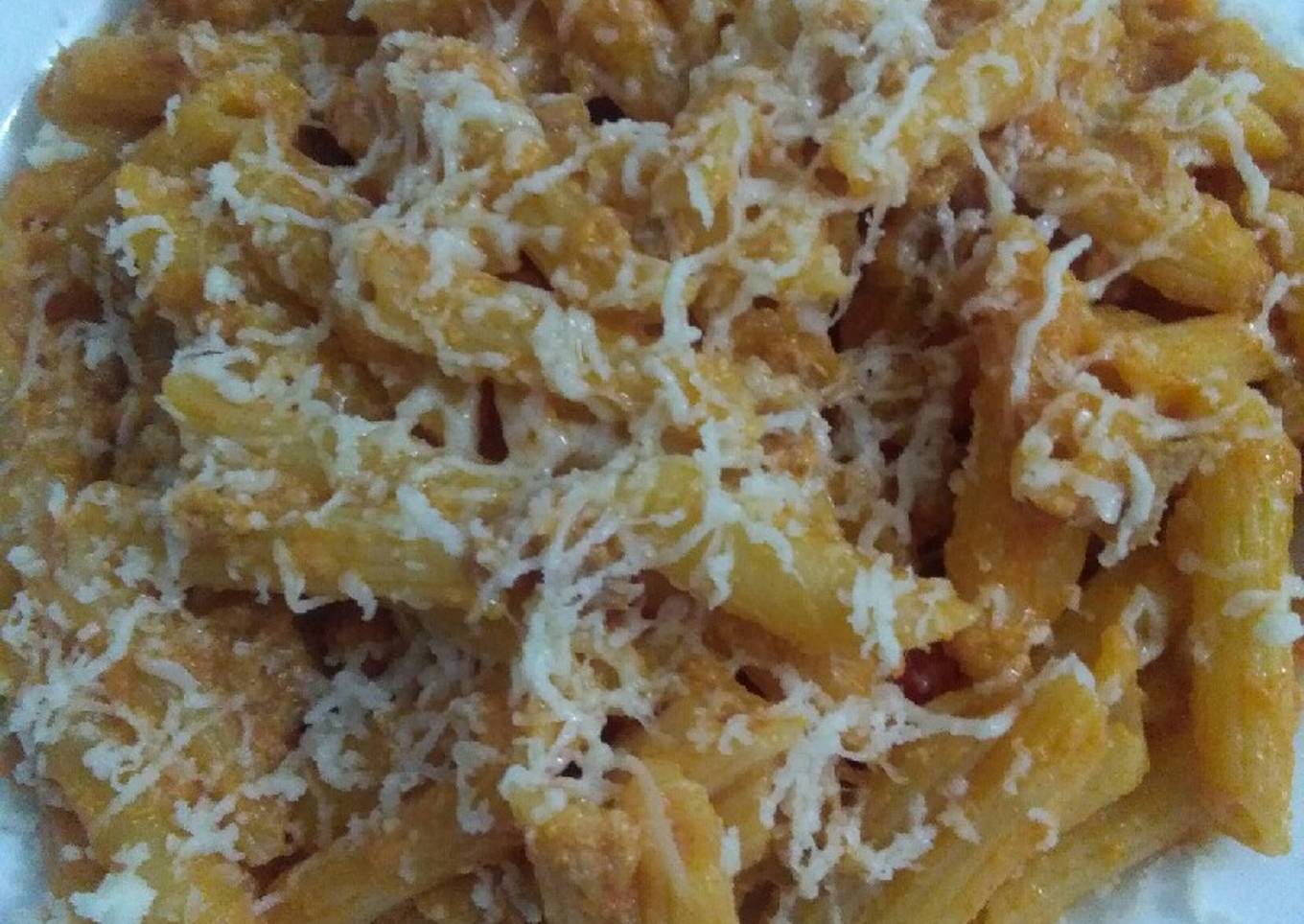 Macarrones con carne picada y chorizo de ciervo