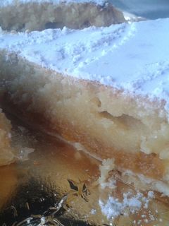 Una foto de Tarta Rías Baixas de almendra y confitura