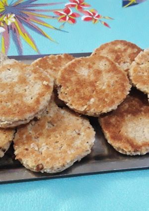 Una foto de Galletitas semi integrales de avena y coco
