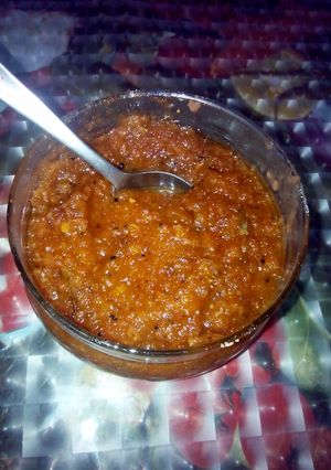 A picture of Tomato sweet chutney.
