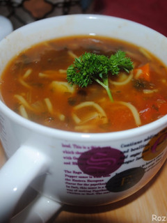 A picture of Persian vermicelli soup.