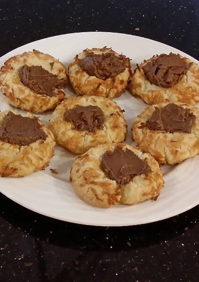 A picture of Chocolate Mousse Filled Coconut Shortbread Cookies.