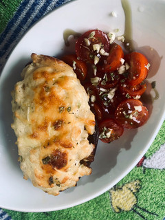 Una foto de Berenjenas rellenas de carne y bechamel 🍆