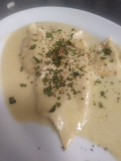 Una foto de Pechuga de pollo al vino con salsa de mostaza