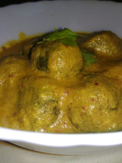 पालक कोफ्ता करी (Palak kofta curry recipe in hindi) रेसिपी मुख्य फोटो