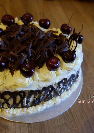 A picture of Black Forest Cake.