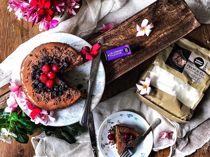 Easy Ways Make Recipes Blueberry chocolate cake the Can Spoil the Tongue Perfect.