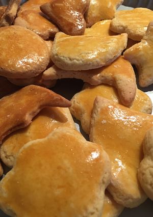 A picture of Bredele (Alsatian Cookies).