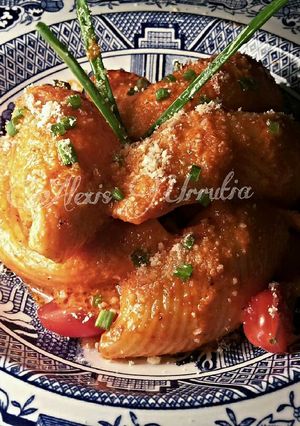Una foto de Lumaconis en salas de piquillos y parmesano