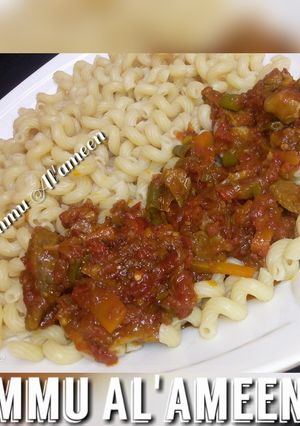 Pasta and vegetables sauce ainihin hoton girkin