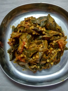 வெண்டைக்காய் மசாலா (Vendaikkaai masala recipe in tamil) செய்முறை முக்கிய புகைப்படம்