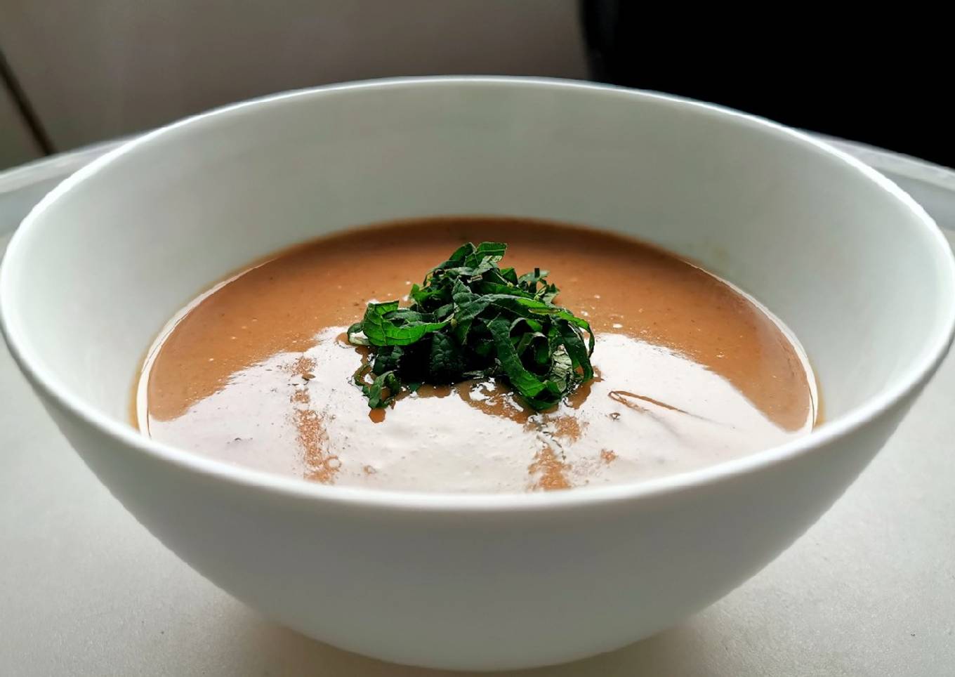 Crema de harina de haba a la hoja santa
