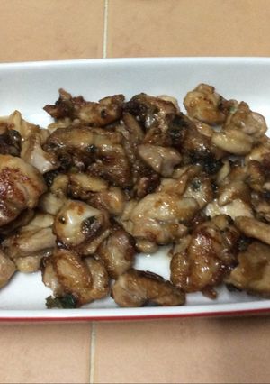 A picture of Oyster sauce chicken thigh.