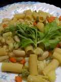 Pasta fagioli  - con fideos cortos, legumbres y vegetales