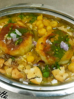रगड़ा पेटिस (Ragda Pattice recipe in Hindi) रेसिपी मुख्य फोटो
