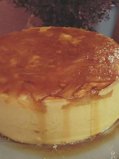Una foto de Tarta de flan y piña