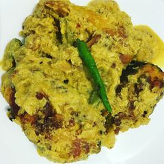 A picture of Dahi Machh (fish curry with curd).