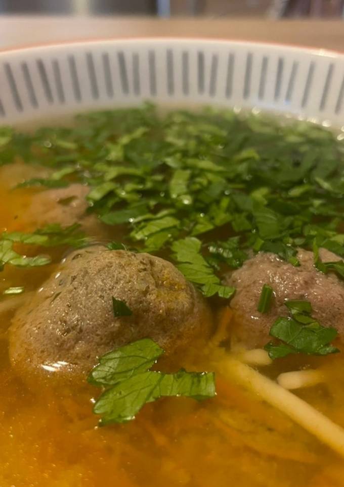 Суп з печінковими кульками