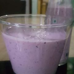 A picture of Berry blast Breakfast smoothie.