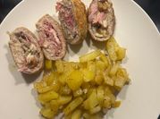Una foto di polpettone al forno con patate