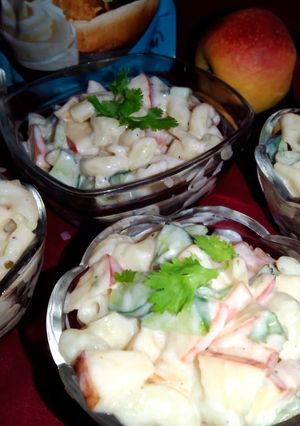 A picture of Apple vegi macroni salad🍎ایپل ویجی میکرونی سیلیڈ🍎.