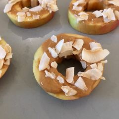 A picture of Apple Rings With Cashew Butter.