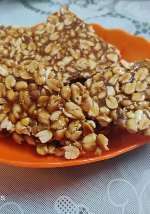 मूंगफली की गजक (mungfali ki gajak recipe in Hindi) रेसिपी मुख्य फोटो