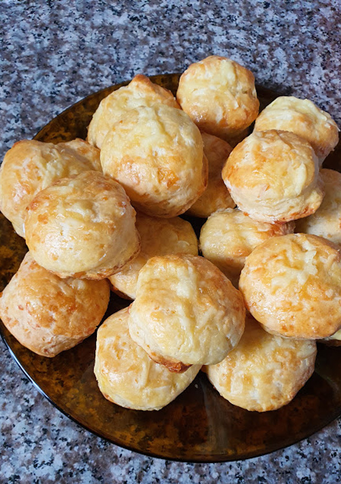 Una foto de Scones de queso