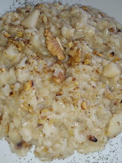 Foto di Risotto con noci, pere e formaggio pecorino