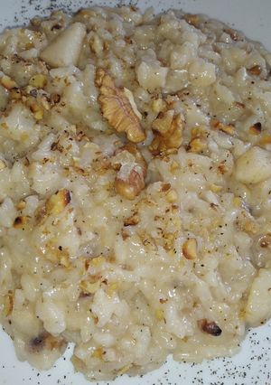 Foto di Risotto con noci, pere e formaggio pecorino