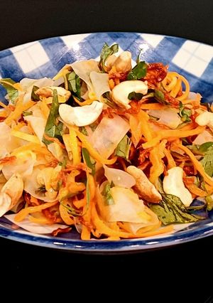 Hình của món Bánh tráng trộn bò khô.