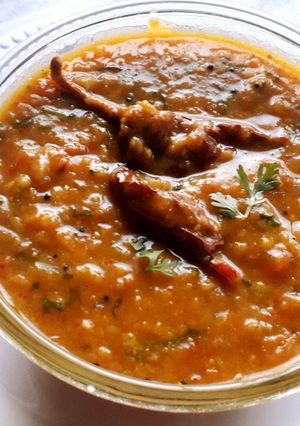 हॉटेल स्टाईल दाल फ्राय (dal fry recipe in marathi) रेसिपी चे मुख्य फोटो 